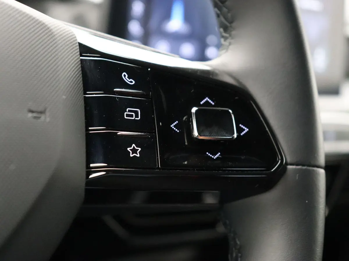 1.5 Luxury | Apple Carplay & Android Auto | Rondomzicht Camera | Stoel en Stuurwielverwarming |