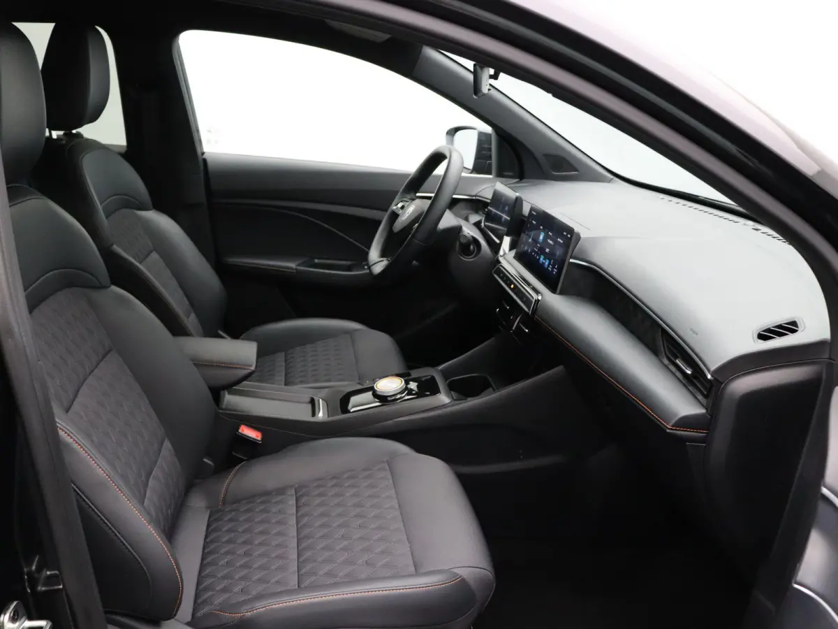 1.5 Luxury | Apple Carplay & Android Auto | Rondomzicht Camera | Stoel en Stuurwielverwarming |