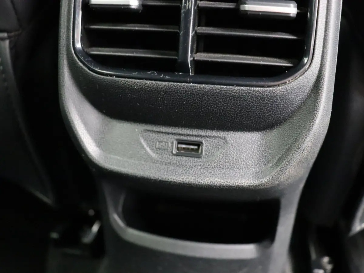1.5 Luxury | Apple Carplay & Android Auto | Rondomzicht Camera | Stoel en Stuurwielverwarming |