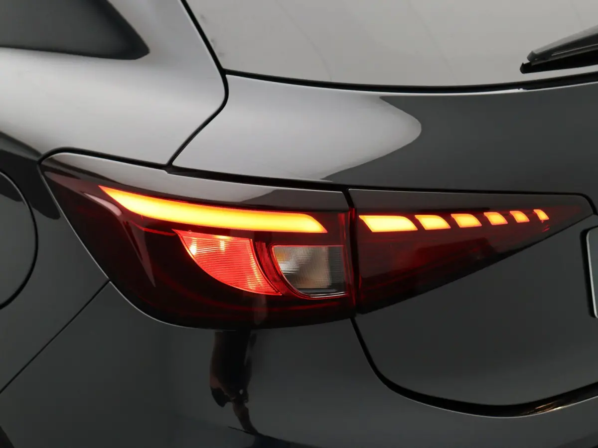 1.5 Luxury | Apple Carplay & Android Auto | Rondomzicht Camera | Stoel en Stuurwielverwarming |
