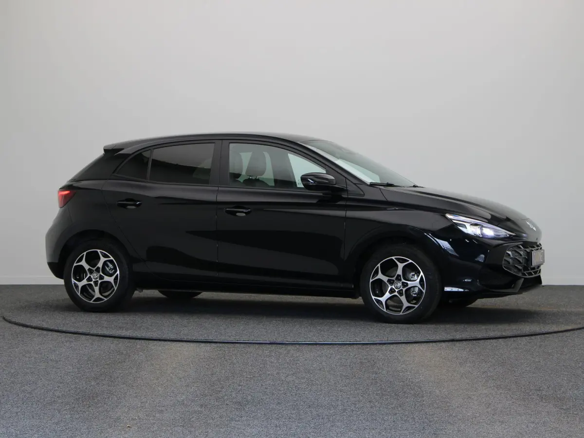 1.5 Luxury | Apple Carplay & Android Auto | Rondomzicht Camera | Stoel en Stuurwielverwarming |