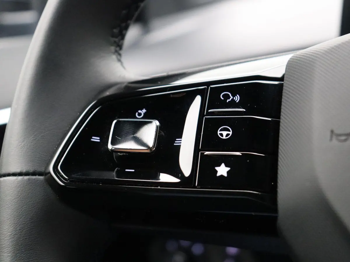 1.5 Luxury | Apple Carplay & Android Auto | Rondomzicht Camera | Stoel en Stuurwielverwarming |