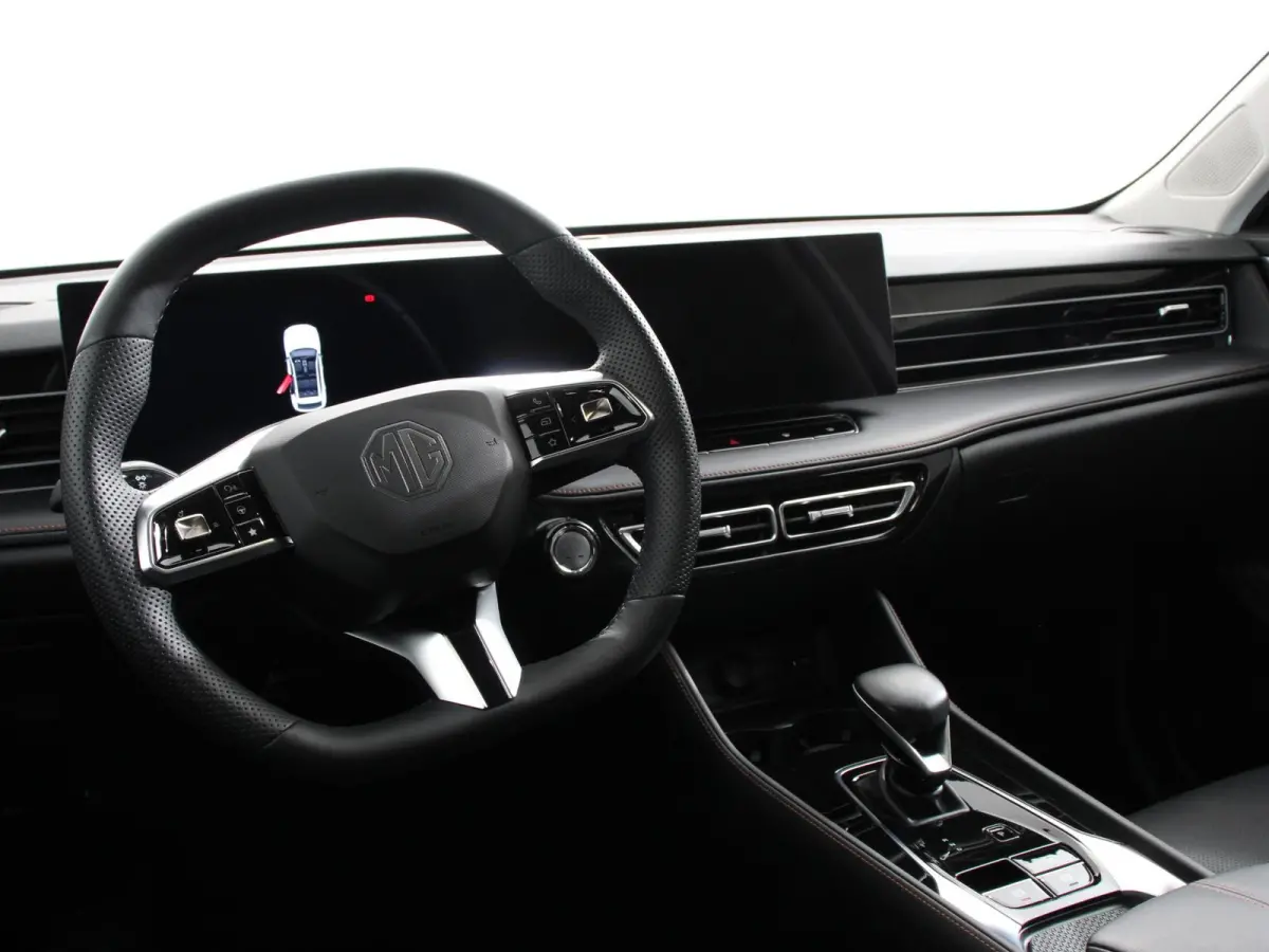 1.5 Luxury Automaat SOH 94% Navigatie Apple Carplay/Android Auto Airco Cruise Control Lichtmetalen velgen Digitaal Dashboard