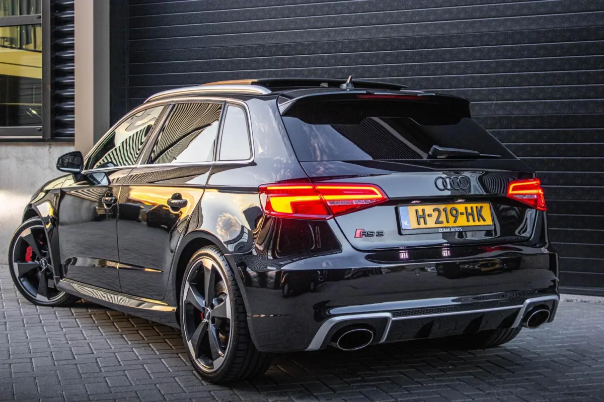 RS3 2.5 TFSI Quattro | PANO | LED | SCHAALSTOELEN | B&O | ROTOR | 5-CILINDER
