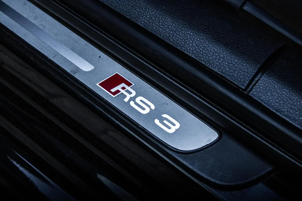 RS3 2.5 TFSI Quattro | PANO | LED | SCHAALSTOELEN | B&O | ROTOR | 5-CILINDER