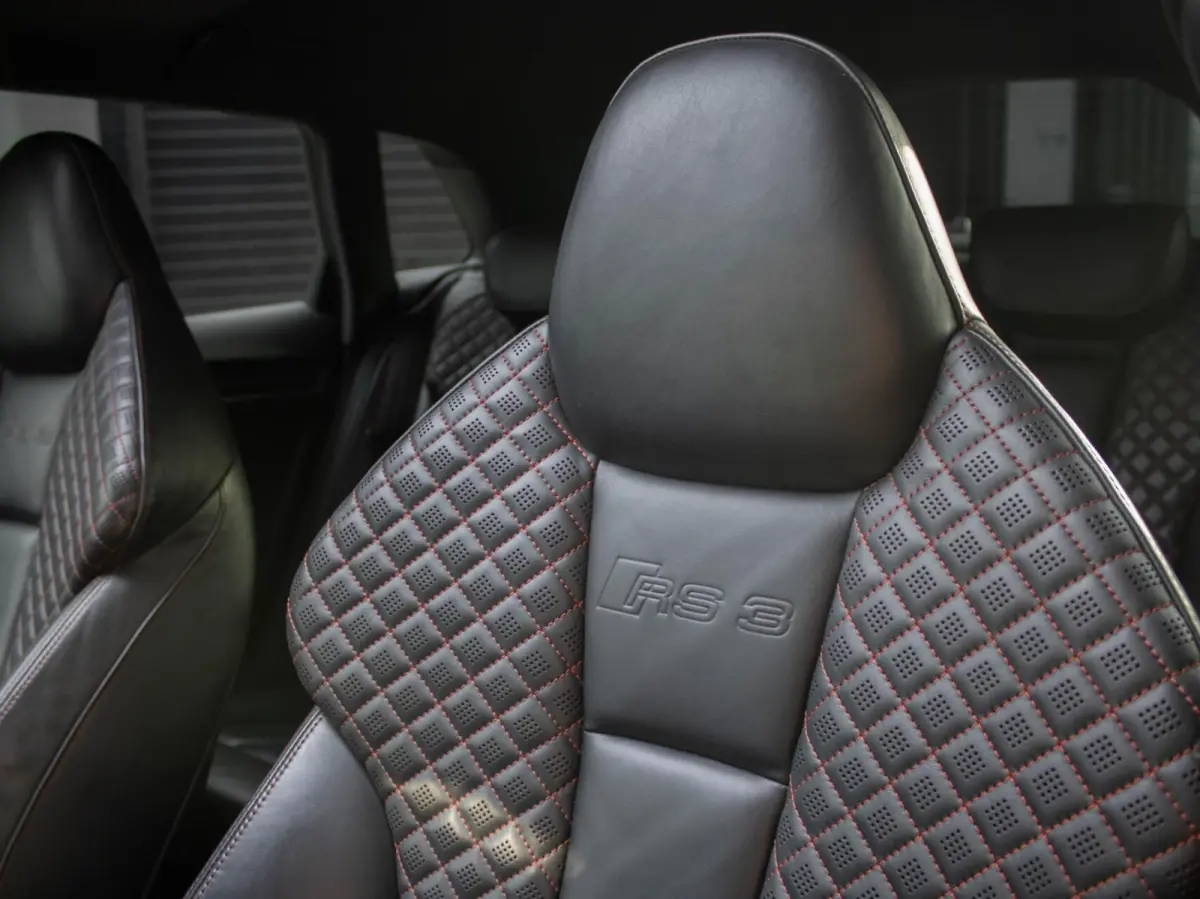 RS3 2.5 TFSI Quattro | PANO | LED | SCHAALSTOELEN | B&O | ROTOR | 5-CILINDER