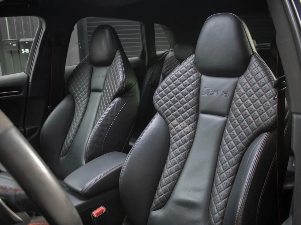 RS3 2.5 TFSI Quattro | PANO | LED | SCHAALSTOELEN | B&O | ROTOR | 5-CILINDER
