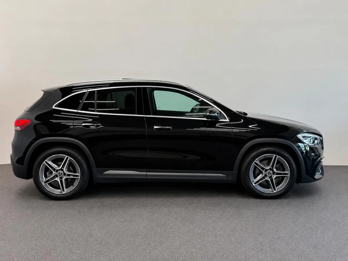 200 AMG Line Business Solution Automaat Panoramadak Camera Navigatie Stoelverwarming Ambient Lighting Carbon Interior Pack Keyles Entry