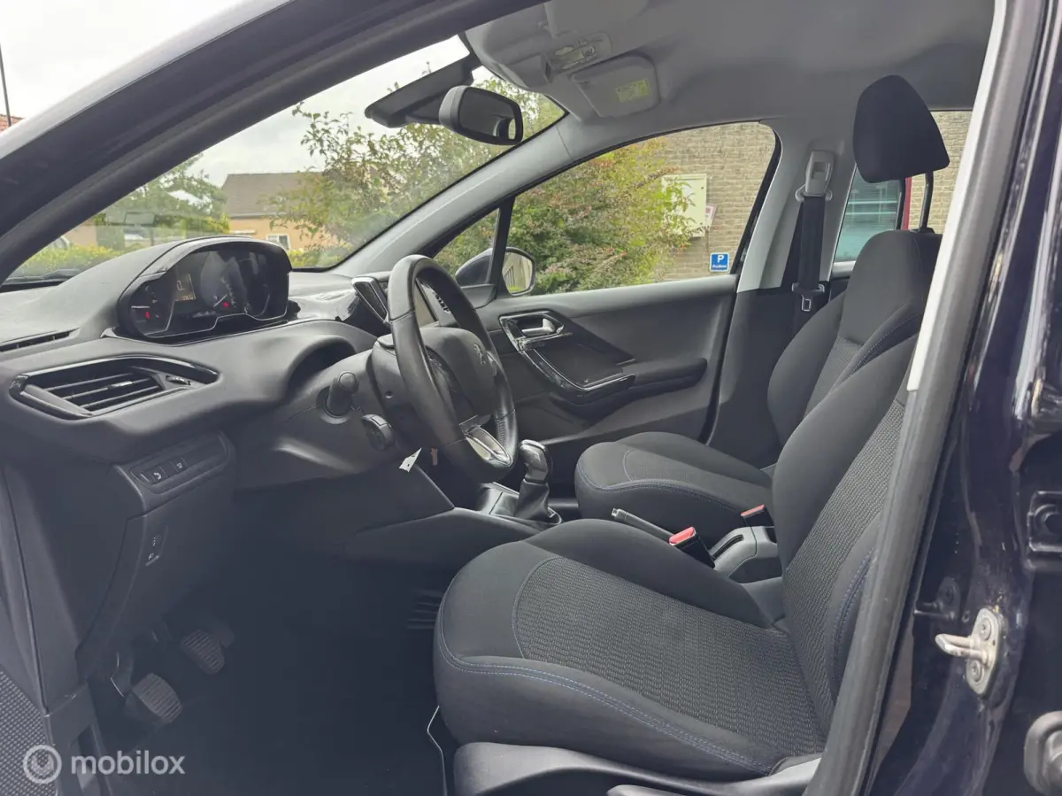 1.2 PureTech Signature/NAP/APK/PDC/NAVI/CARPLAY/