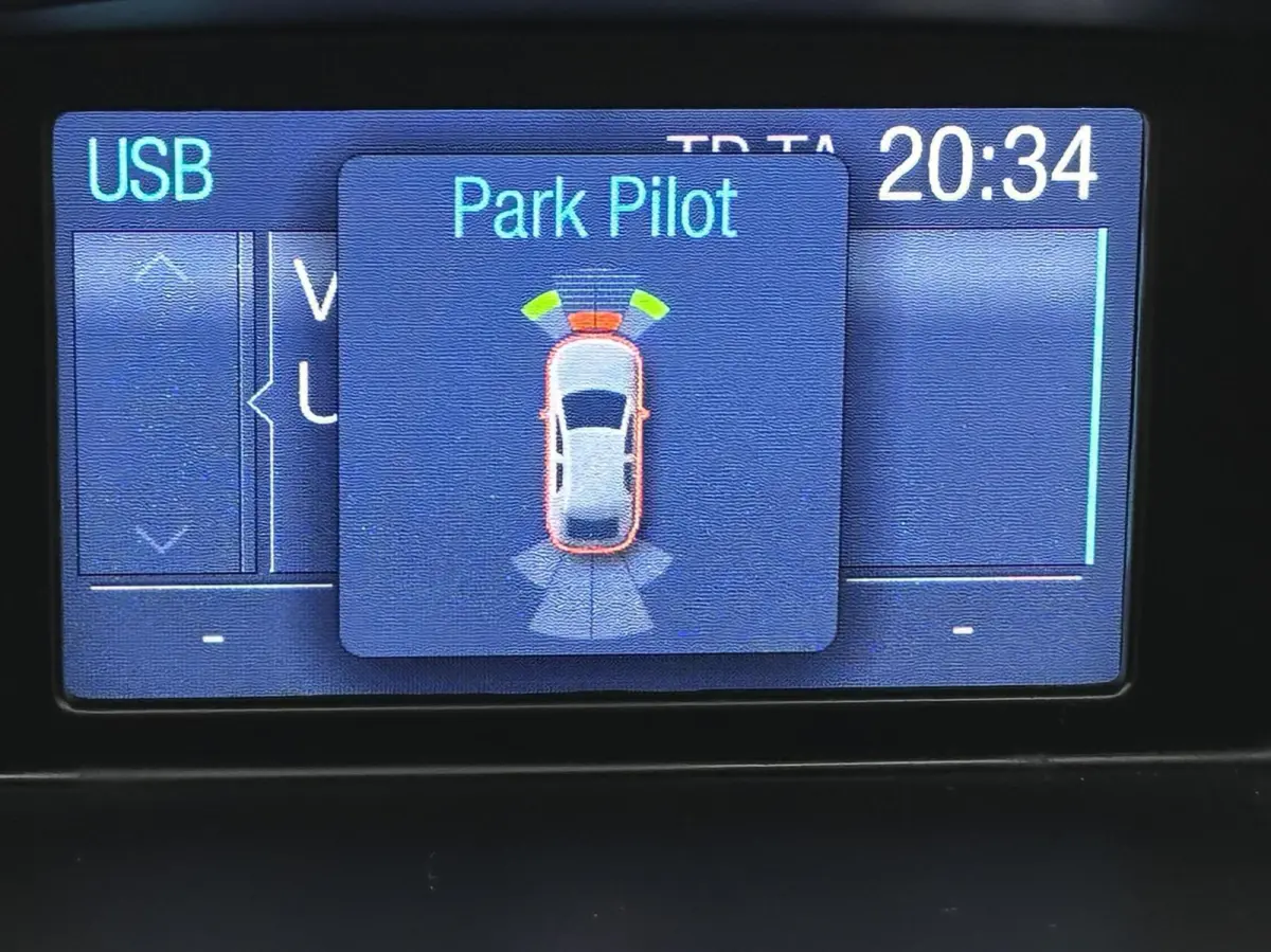 1.25 4-Cilinder, Park assist, Stoelverw, Airco