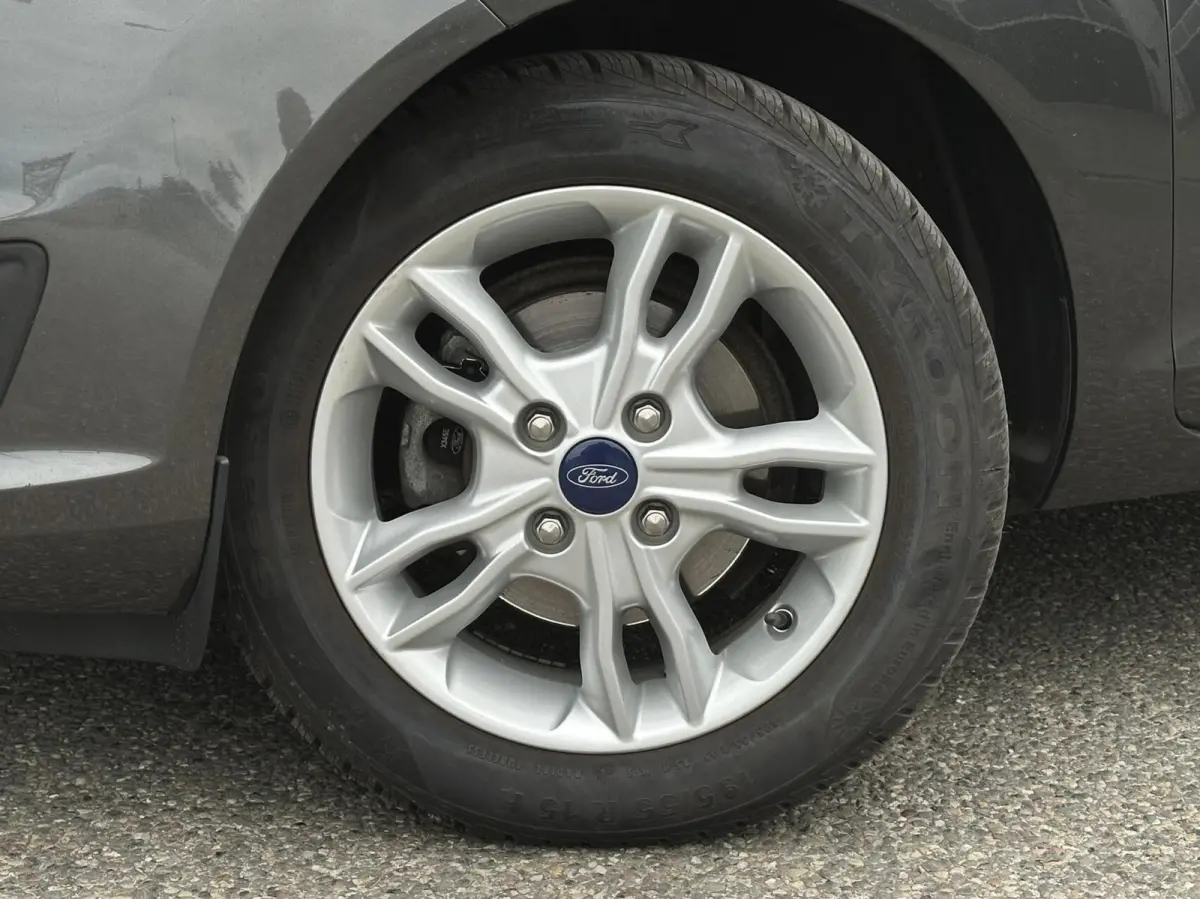 1.25 4-Cilinder, Park assist, Stoelverw, Airco
