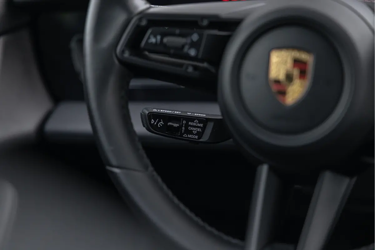 4 93 kWh Pano HuD PASM Bose 20'' Vossen Sport-Chrono