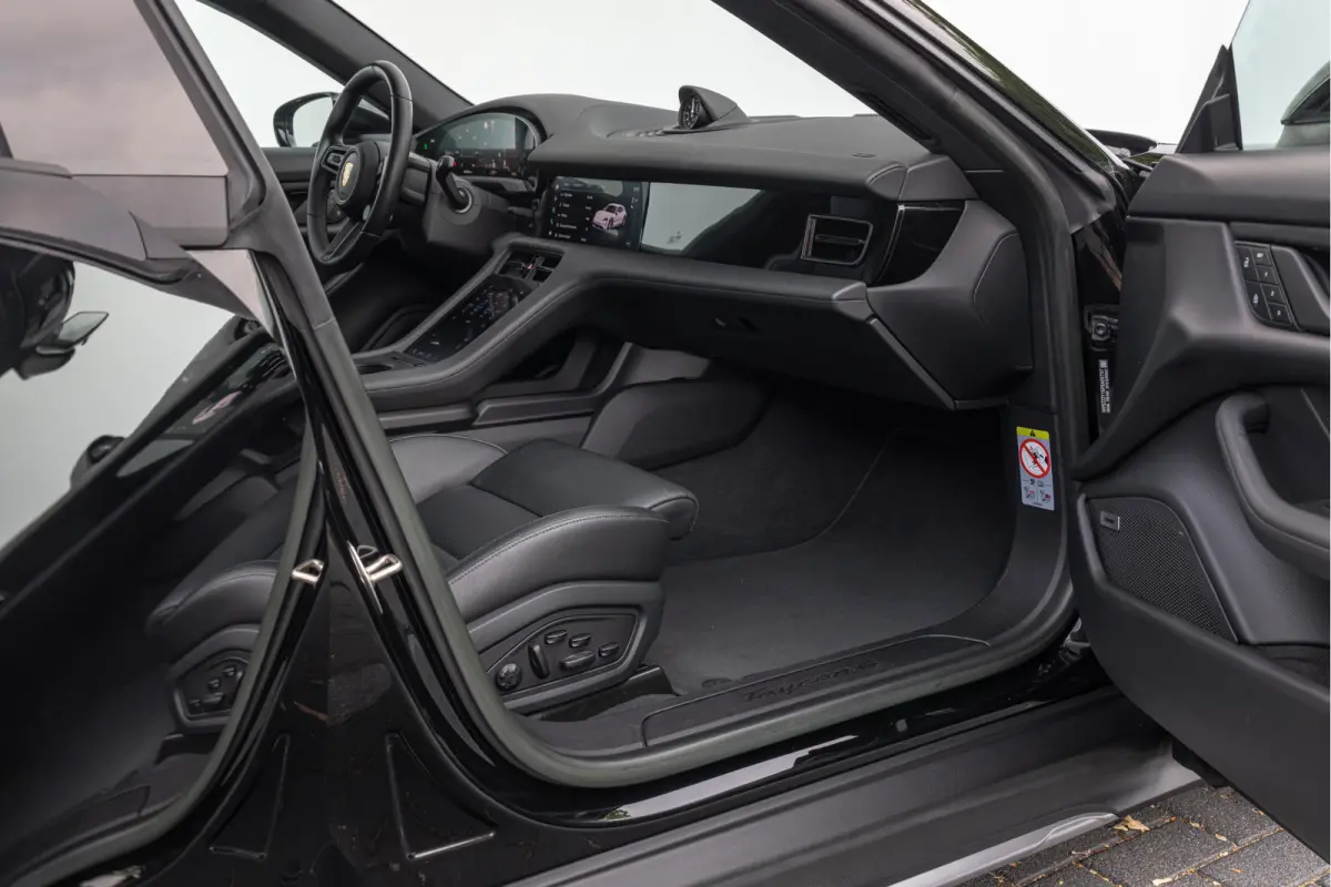 4 93 kWh Pano HuD PASM Bose 20'' Vossen Sport-Chrono