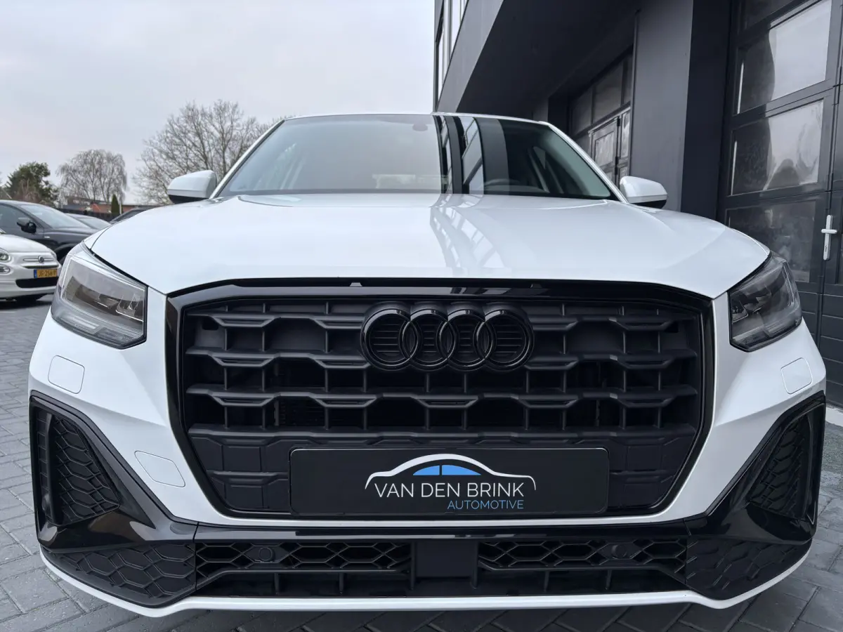 35 TFSI S-line Black Keyless