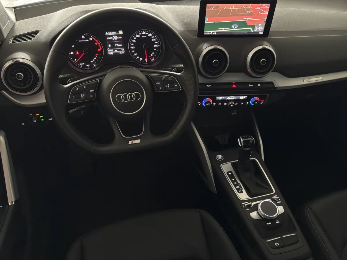 35 TFSI S-line Black Keyless