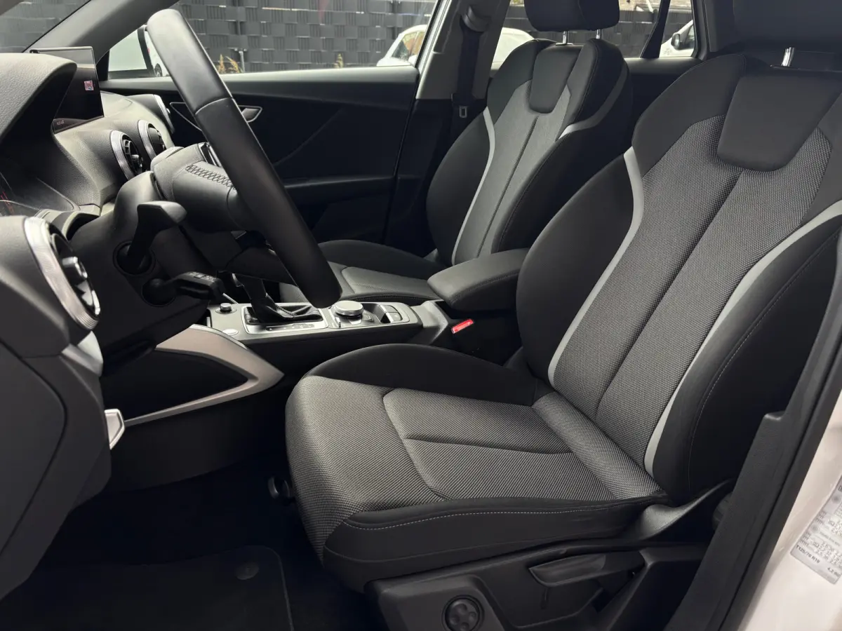 35 TFSI S-line Black Keyless