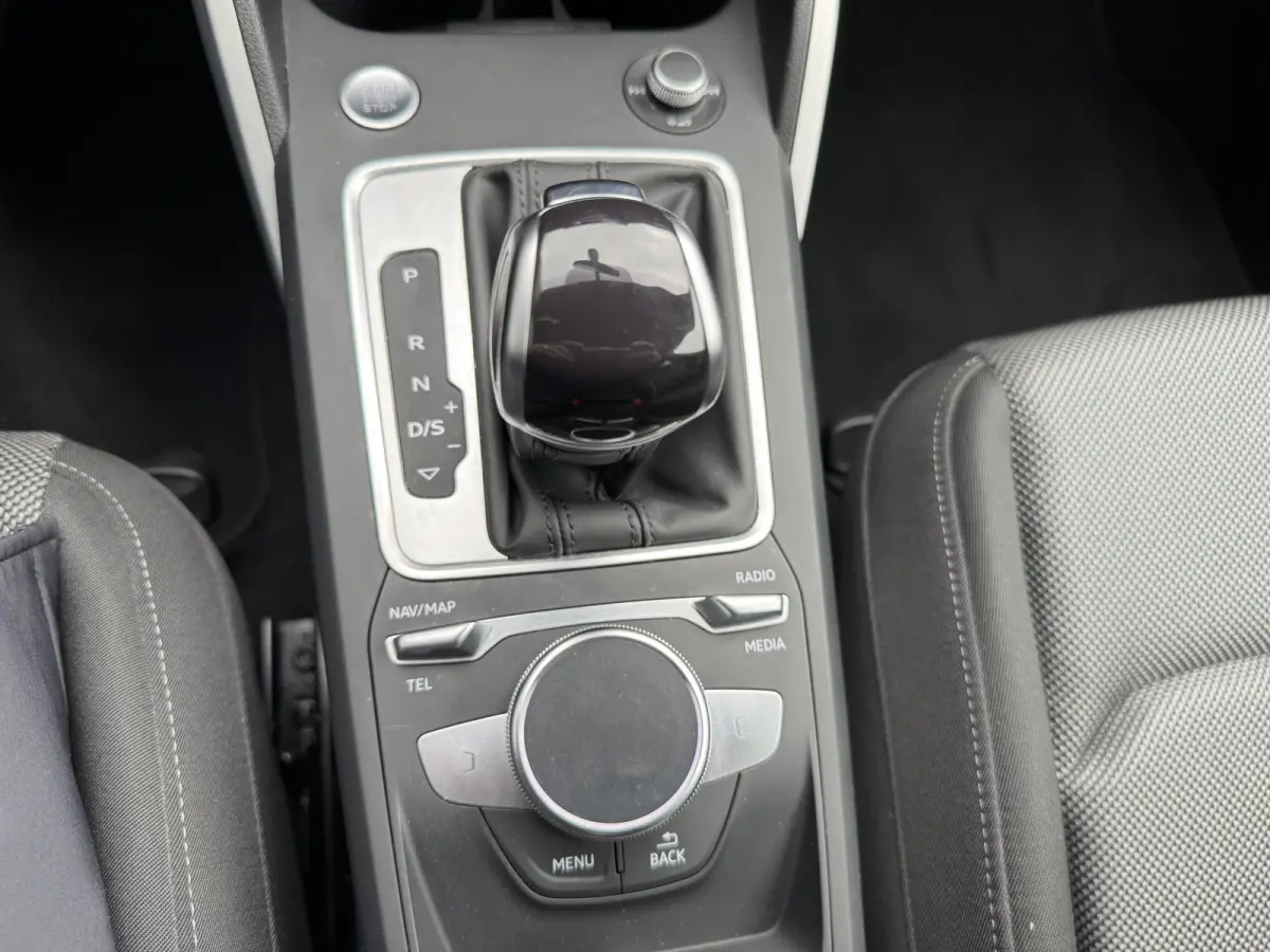 35 TFSI S-line Black Keyless