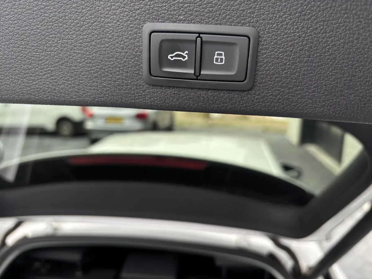 35 TFSI S-line Black Keyless