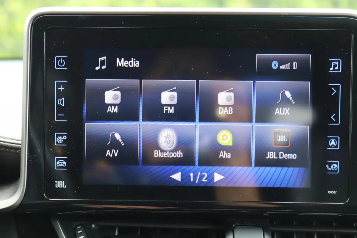 1.8 Hybrid Plus | CarPlay 📱 | Leder 🛋️ | ACC 🚗 | Trekhaak 🔗 | Camera 📸 | Stoel- & Stuurverwarming 🔥