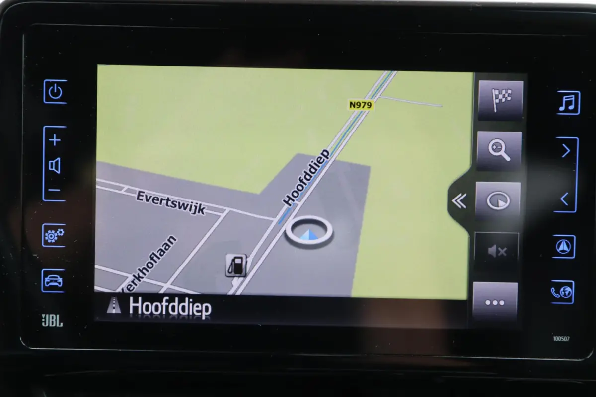 1.8 Hybrid Plus | CarPlay 📱 | Leder 🛋️ | ACC 🚗 | Trekhaak 🔗 | Camera 📸 | Stoel- & Stuurverwarming 🔥