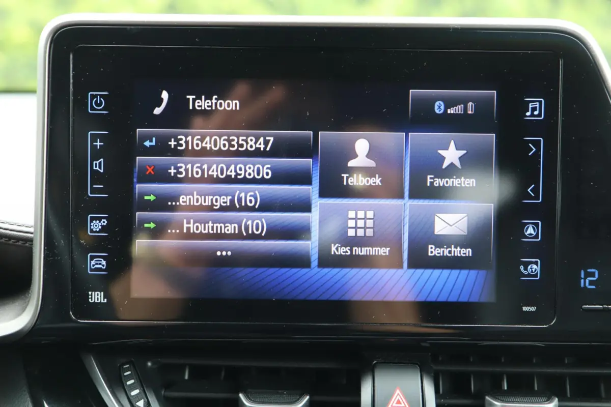 1.8 Hybrid Plus | CarPlay 📱 | Leder 🛋️ | ACC 🚗 | Trekhaak 🔗 | Camera 📸 | Stoel- & Stuurverwarming 🔥