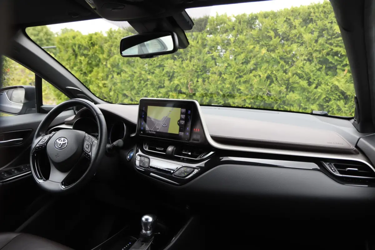1.8 Hybrid Plus | CarPlay 📱 | Leder 🛋️ | ACC 🚗 | Trekhaak 🔗 | Camera 📸 | Stoel- & Stuurverwarming 🔥