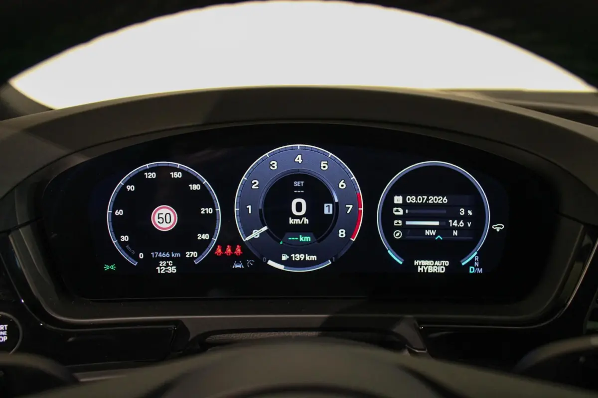 3.0 E-Hybrid Sport Design/Chrono | PANO
