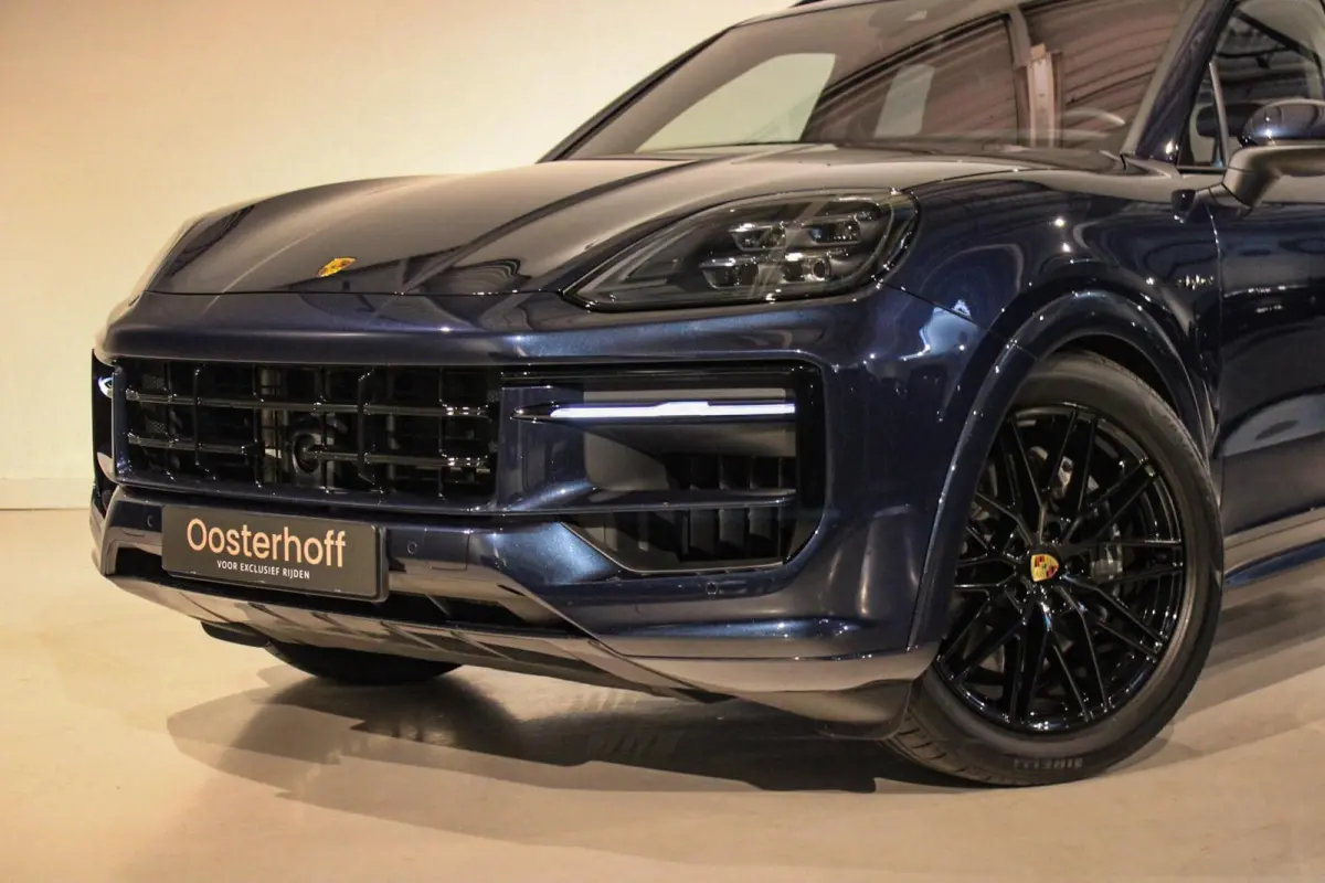 3.0 E-Hybrid Sport Design/Chrono | PANO