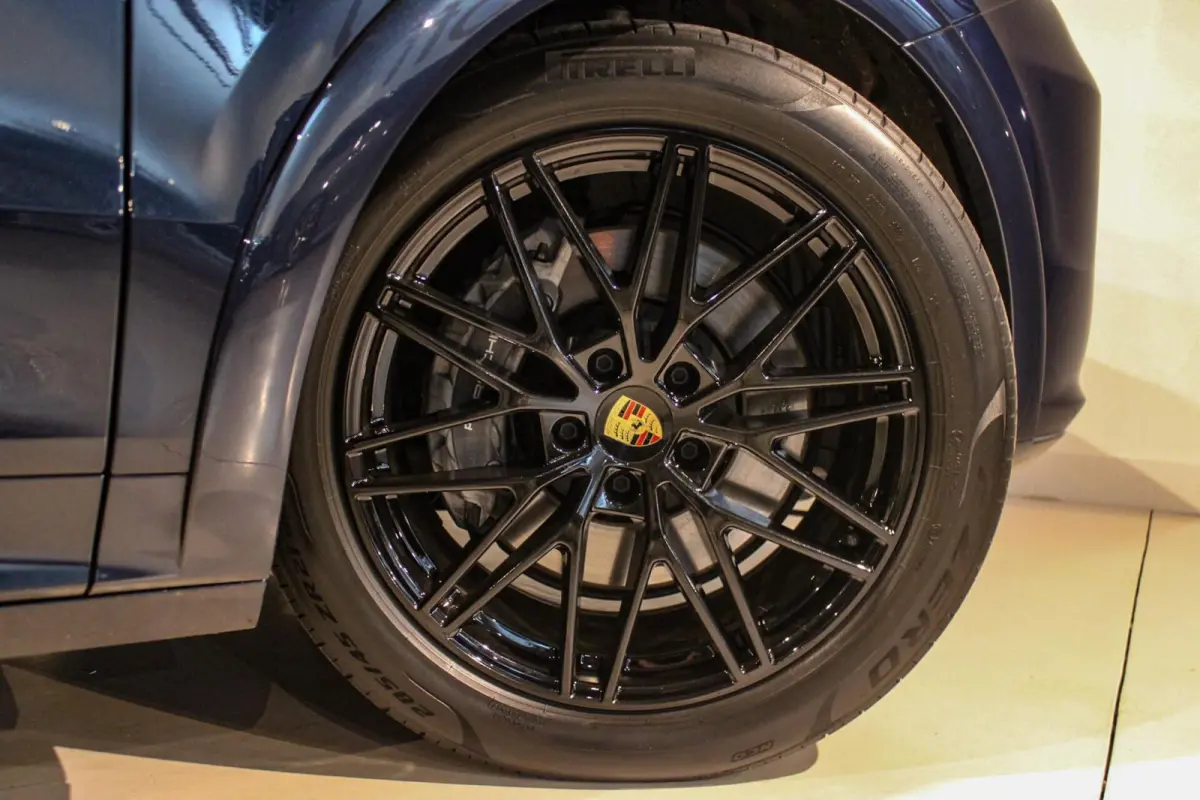 3.0 E-Hybrid Sport Design/Chrono | PANO