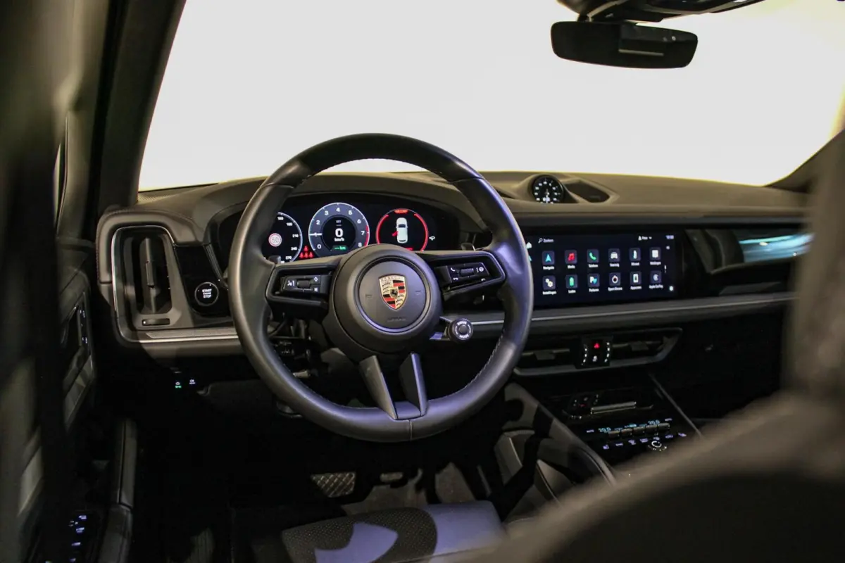 3.0 E-Hybrid Sport Design/Chrono | PANO