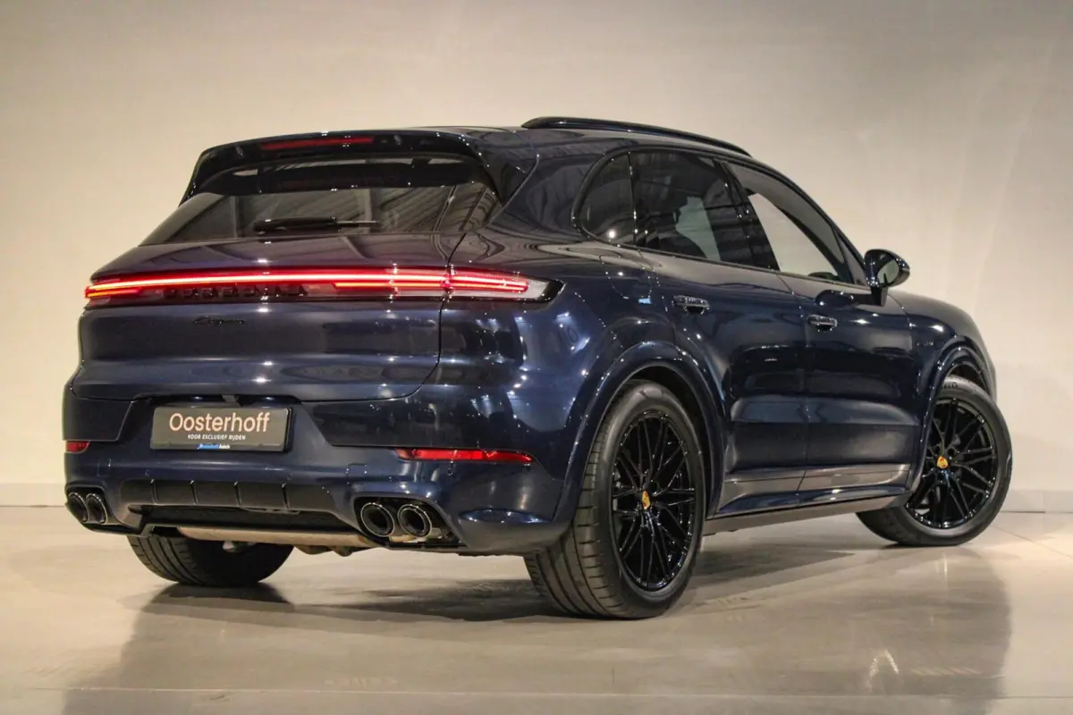 3.0 E-Hybrid Sport Design/Chrono | PANO