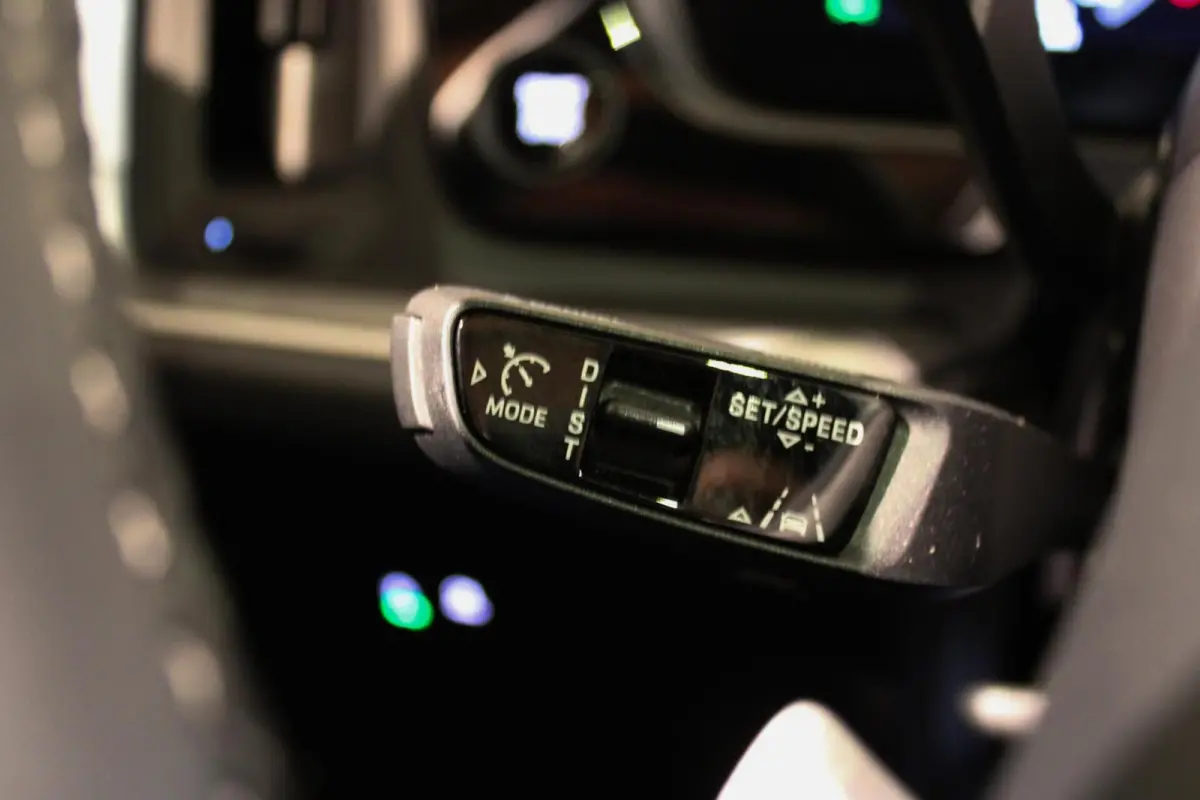 3.0 E-Hybrid Sport Design/Chrono | PANO