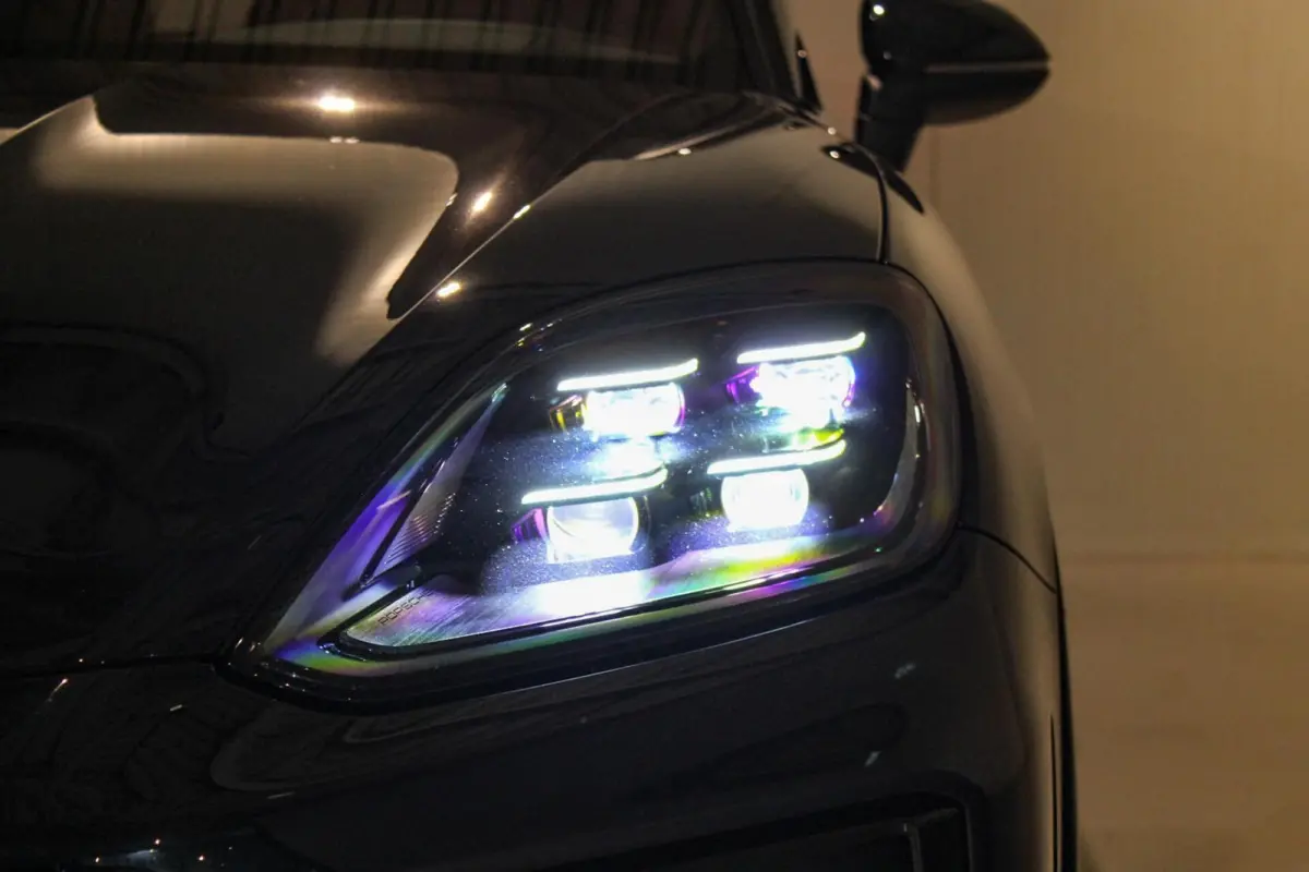 3.0 E-Hybrid Sport Design/Chrono | PANO