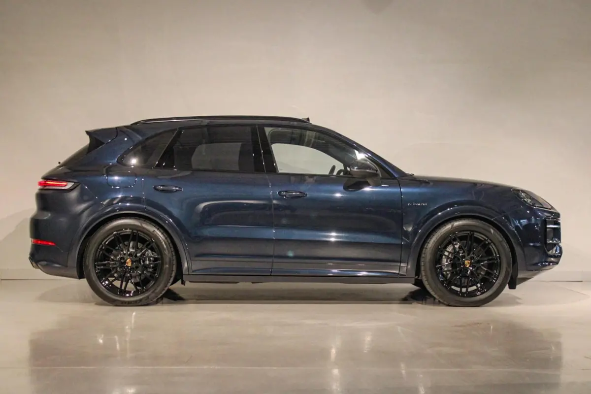 3.0 E-Hybrid Sport Design/Chrono | PANO
