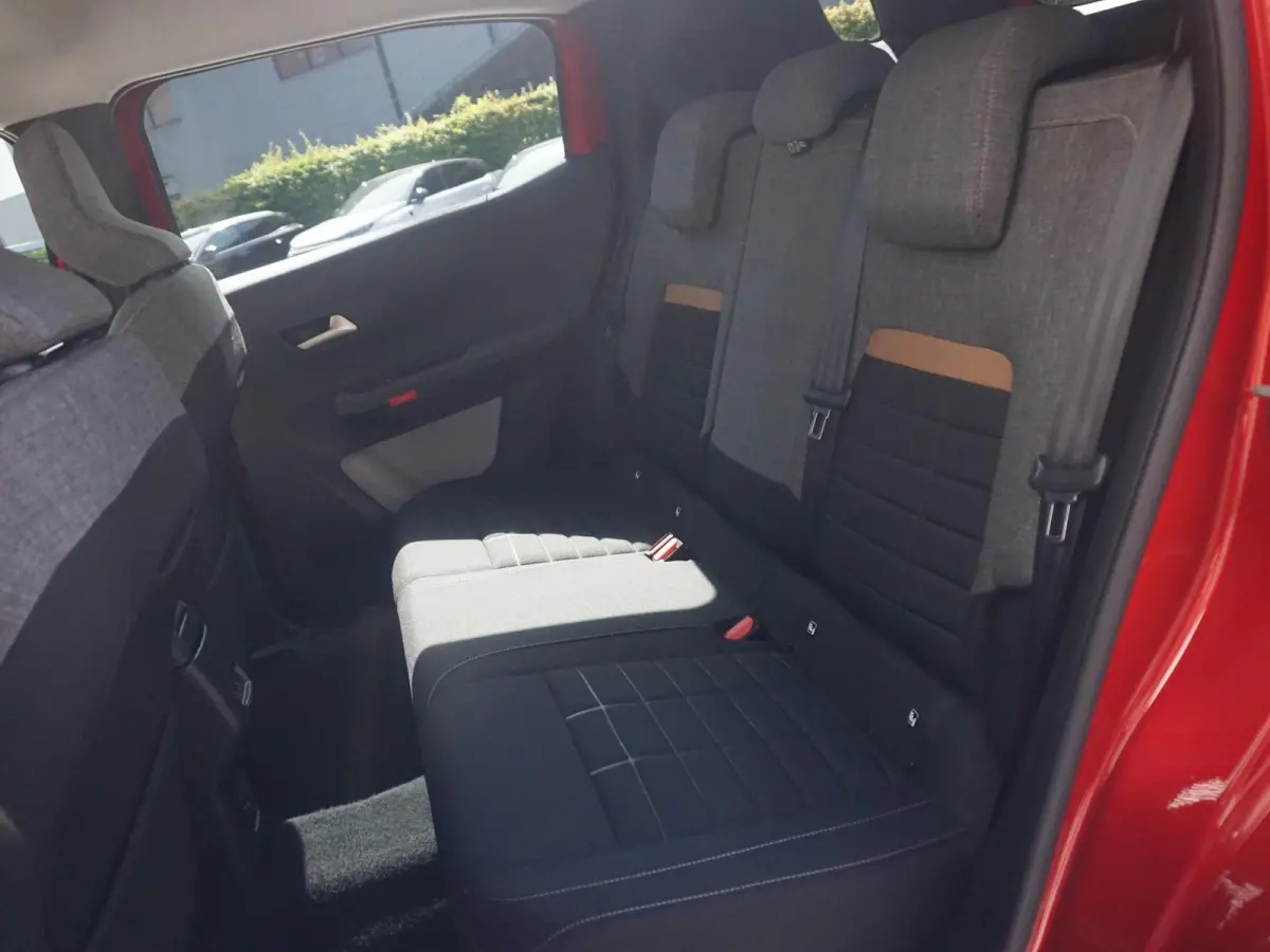 1.2 Hybrid 145pk Plus Climate control