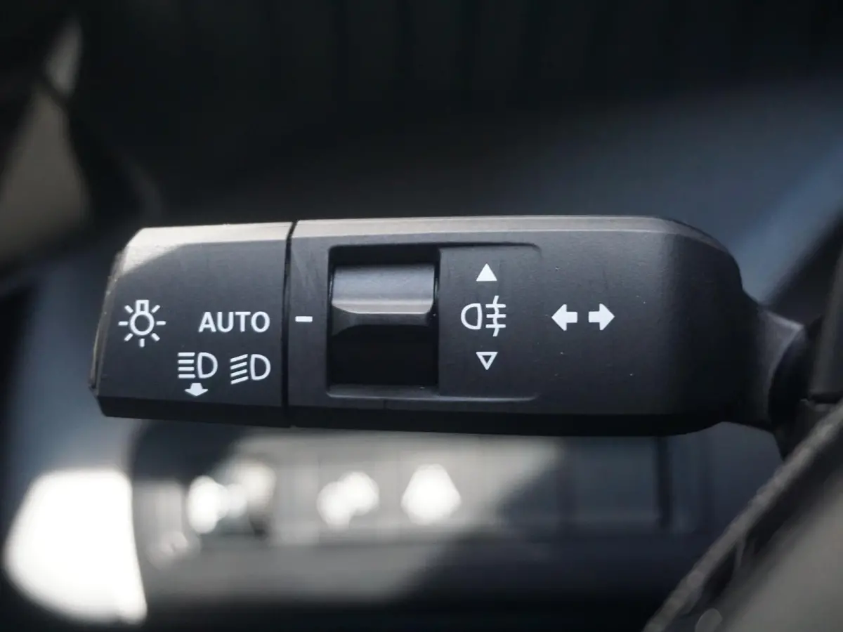 1.2 Hybrid 145pk Plus Climate control