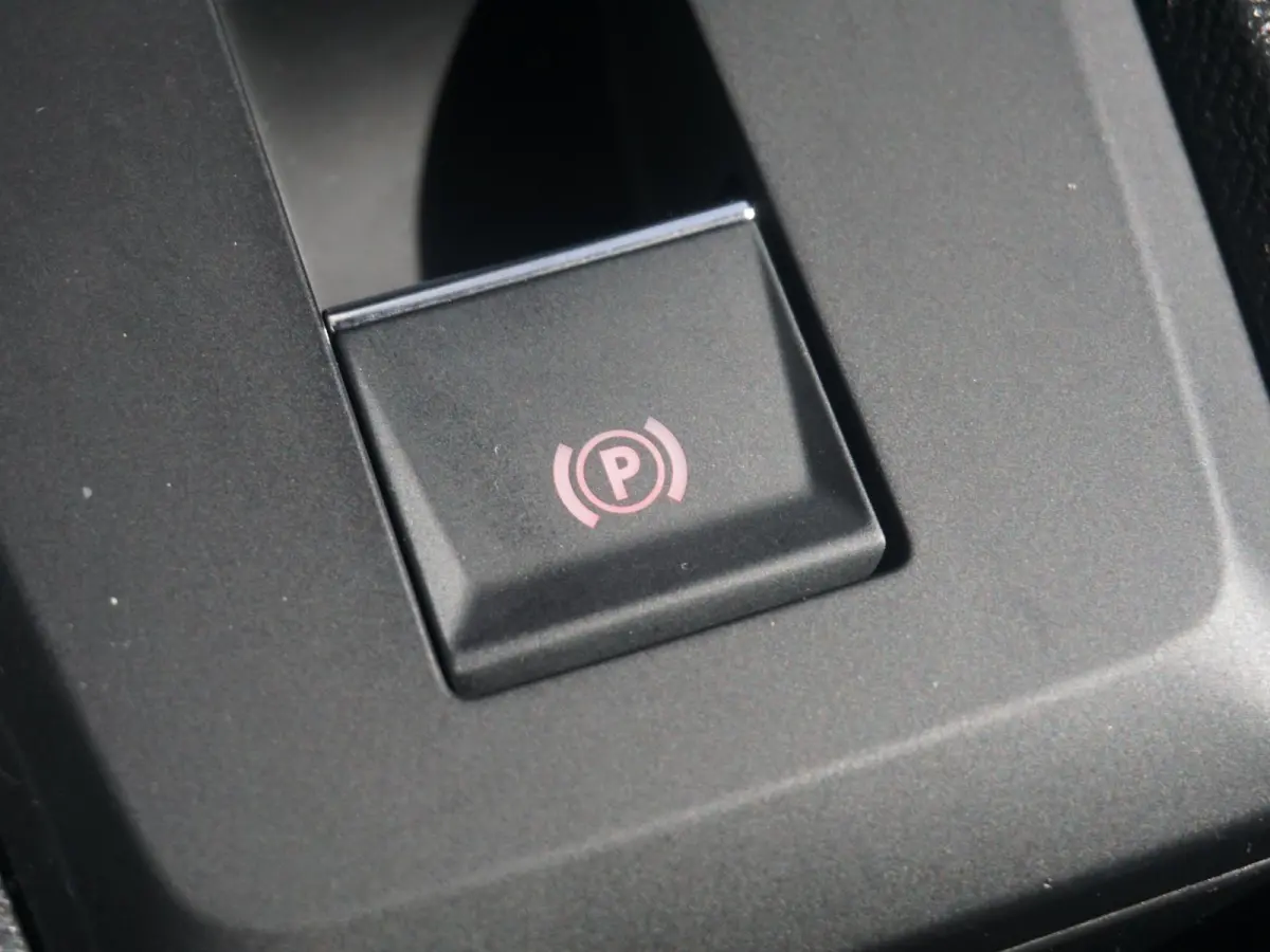 1.2 Hybrid 145pk Plus Climate control
