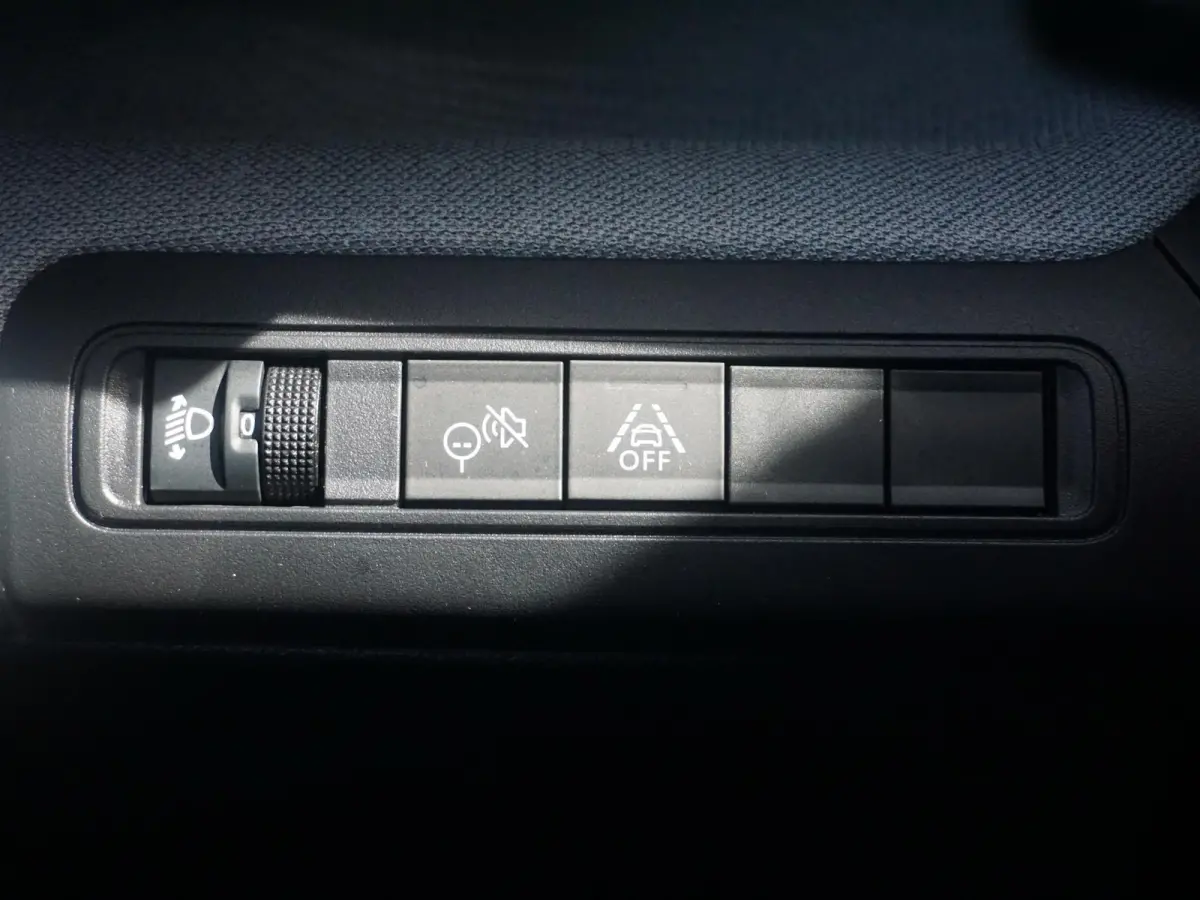 1.2 Hybrid 145pk Plus Climate control