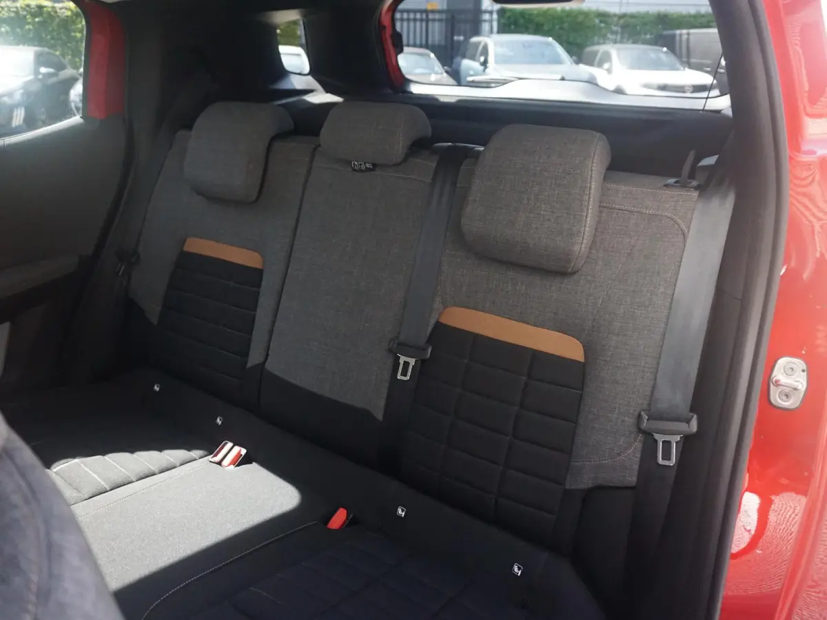 1.2 Hybrid 145pk Plus Climate control