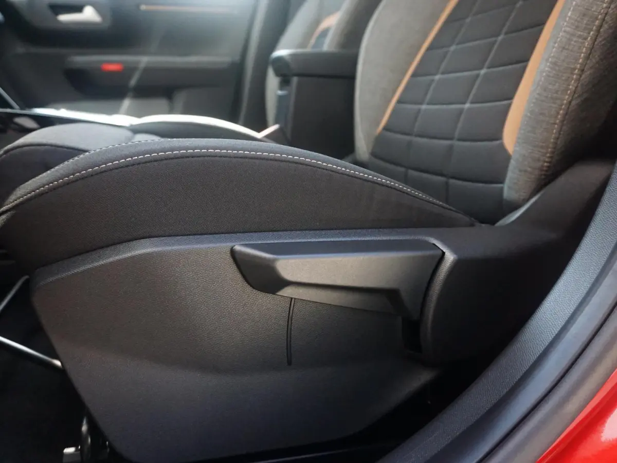 1.2 Hybrid 145pk Plus Climate control