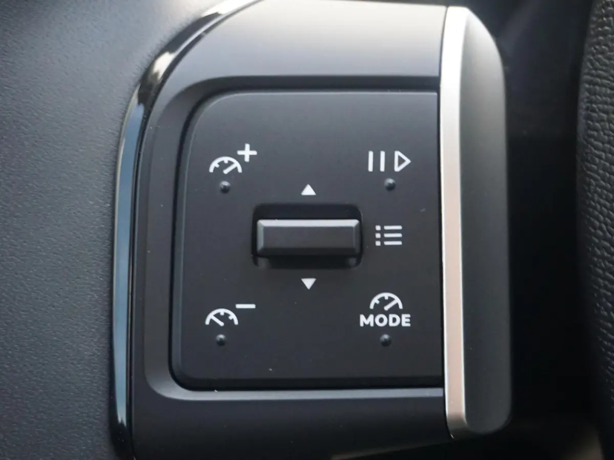 1.2 Hybrid 145pk Plus Climate control