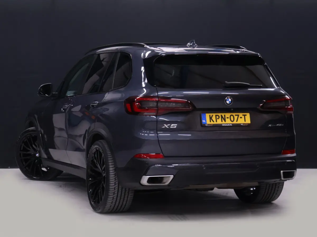 xDrive45e Sport [SOH 97%, PANORAMADAK, HARMAN KARDON, ADAPTIVE CRUISE, SFEERVERLICHTING,  TREKHAAK, LUCHTVERING, APPLE CARPLAY, ANDROID AUTO, MEMORY SEATS, CAMERA, VOL LEDER, NIEUWSTAAT]