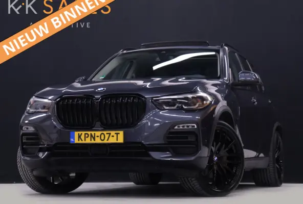 xDrive45e Sport [PANORAMADAK, HARMAN KARDON, TREKHAAK, LUCHTVERING, APPLE CARPLAY, ANDROID AUTO, MEMORY SEATS, M SPORT VELG, CAMERA, NIEUWSTAAT]