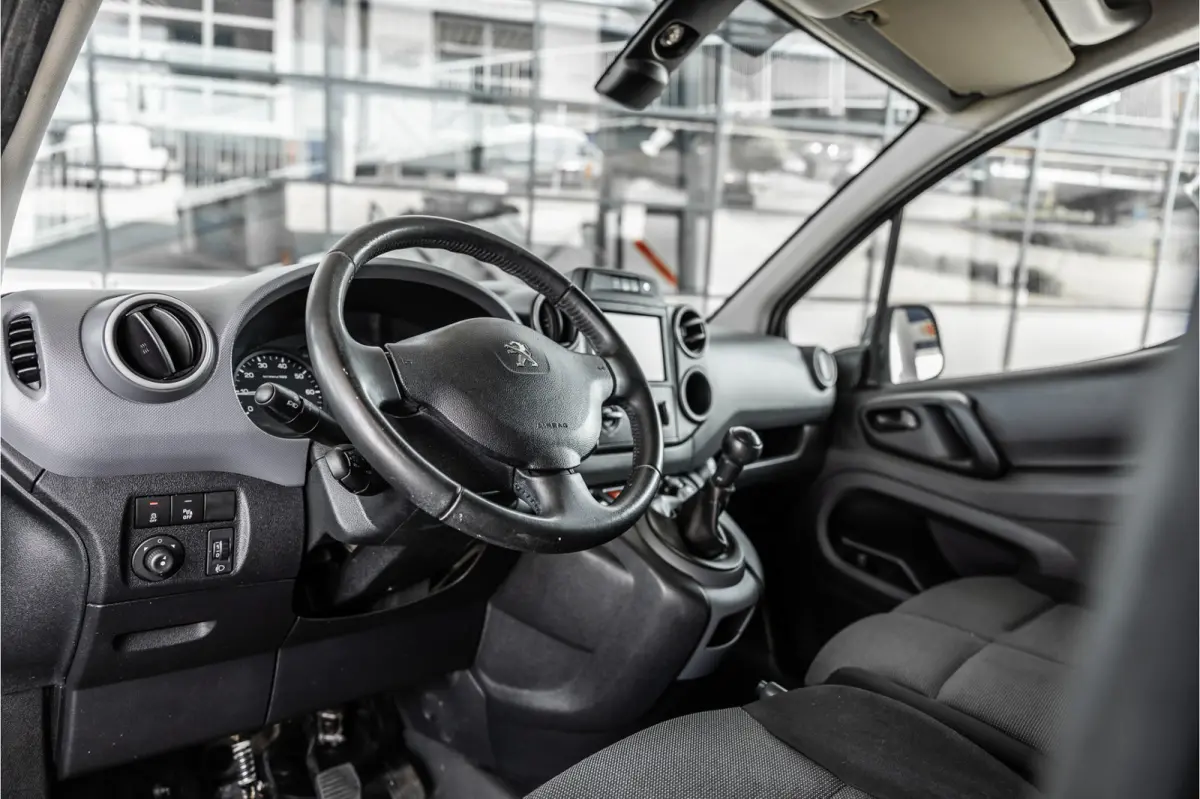 120 1.6 BlueHDi | Trekhaak | Imperiaal | Airco | Navigatie | CarPlay | Euro 6 | Nieuwe APK | Orig. NL Auto