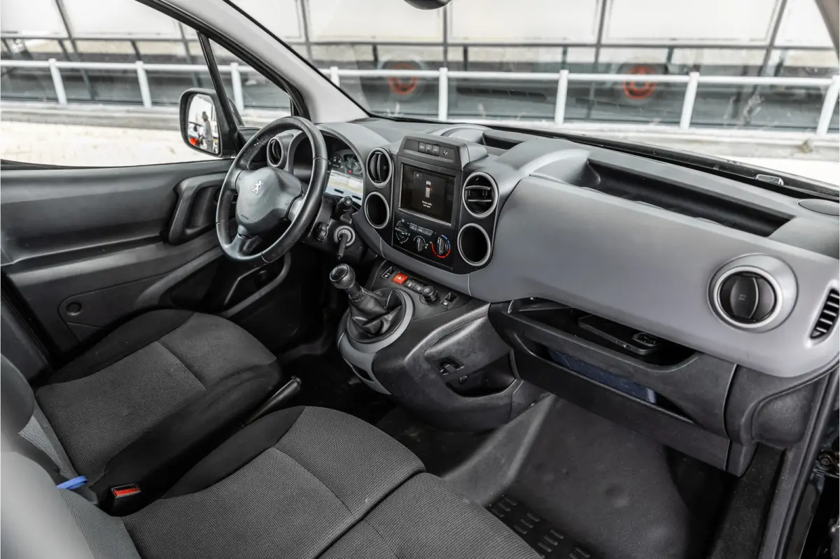 120 1.6 BlueHDi | Trekhaak | Imperiaal | Airco | Navigatie | CarPlay | Euro 6 | Nieuwe APK | Orig. NL Auto
