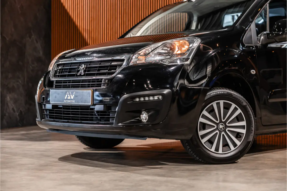 120 1.6 BlueHDi | Trekhaak | Imperiaal | Airco | Navigatie | CarPlay | Euro 6 | Nieuwe APK | Orig. NL Auto