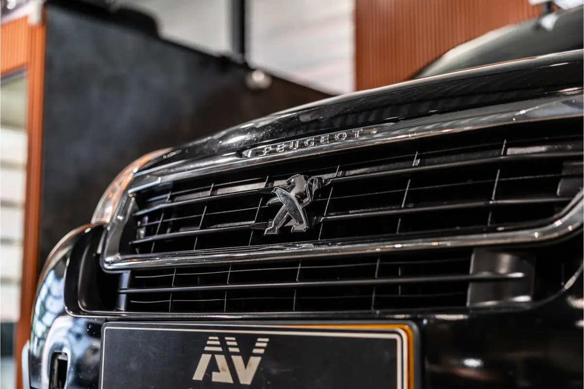 120 1.6 BlueHDi | Trekhaak | Imperiaal | Airco | Navigatie | CarPlay | Euro 6 | Nieuwe APK | Orig. NL Auto