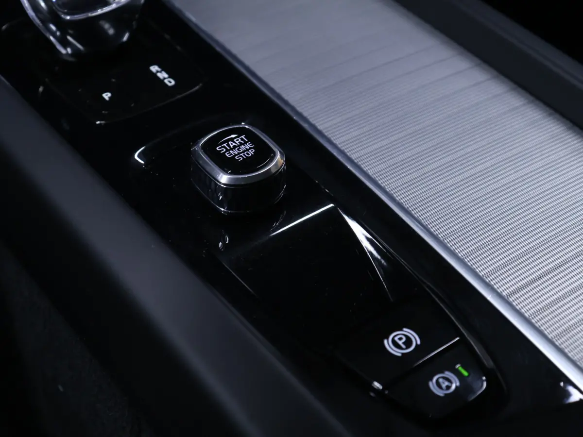 2.0 T6 Plug-in hybrid AWD Inscription Exclusive [SOH 100%, TREKHAAK UITKLAPBAAR, SCHUIFDAK, HARMAN/KARDON, HEAD-UP, 360° CAMERA, APPLE CARPLAY, ANDROID AUTO, MEMORY SEATS, STUURVERWARMING, 