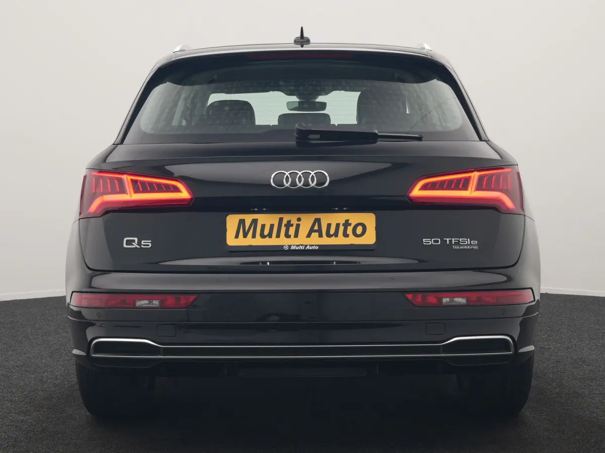50 TFSI e Quattro S Line PHEV 300pk Dealer O.H. | Trekhaak Af Fabriek | Luchtvering | Alcantara Sportstoelen Verwarmd | Cruise Control | Navigatie Plus | DAB | LED Koplampen | 18"L.M | Plug 