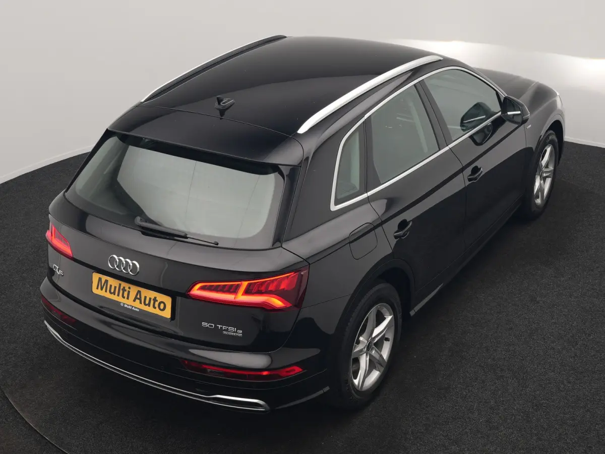 50 TFSI e Quattro S Line PHEV 300pk Dealer O.H. | Trekhaak Af Fabriek | Luchtvering | Alcantara Sportstoelen Verwarmd | Cruise Control | Navigatie Plus | DAB | LED Koplampen | 18"L.M | Plug 